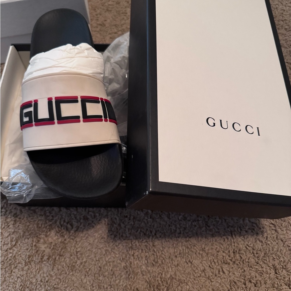 Gucci Cream and Black Men's Slide Sandals